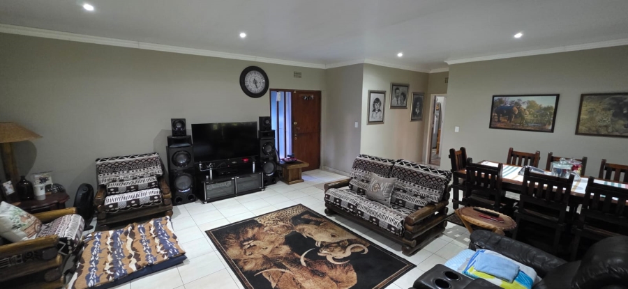 3 Bedroom Property for Sale in Flamwood North West